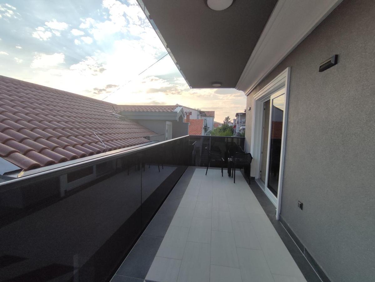 Luxury Apartments-La Dino Maky ヴォディツェ エクステリア 写真