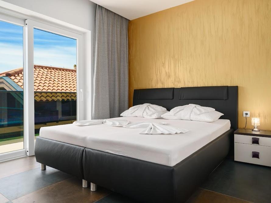 Luxury Apartments-La Dino Maky ヴォディツェ 部屋 写真